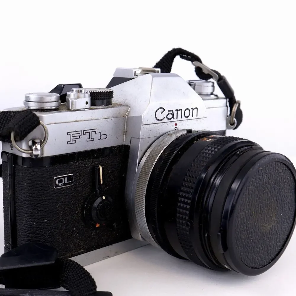 Canon FTb QL 35mm SLR Film Camera w Canon FD 50mm f/1.8 Lens Vintage Japan